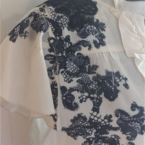 New  Direction Blouse - Picture 2 of 6